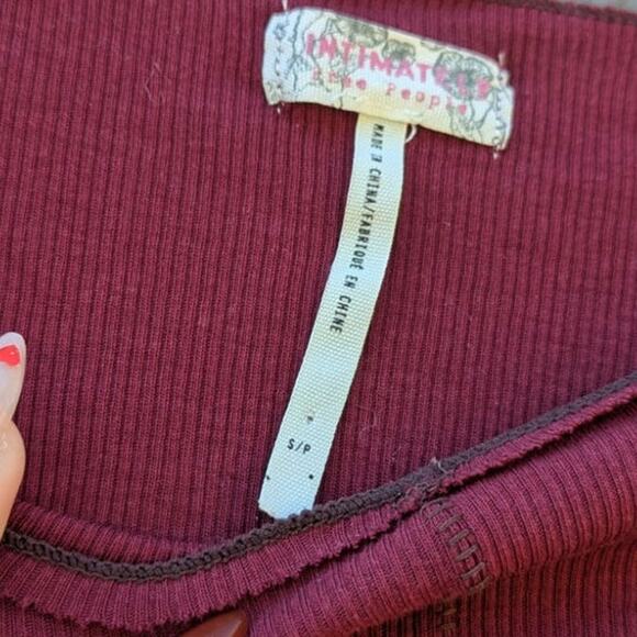 Intimately Free People Red Base Layer Thumb Holes S Natural Fiber Crew Neck Long - Picture 4 of 6